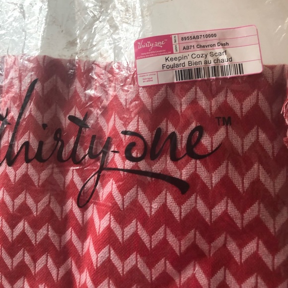 31 Keepin’ Cozy Scarf - Picture 1 of 3